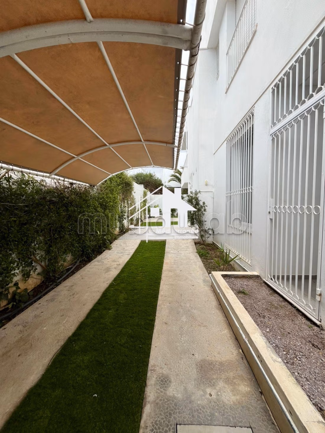 A louer une villa s4 à gammarth
