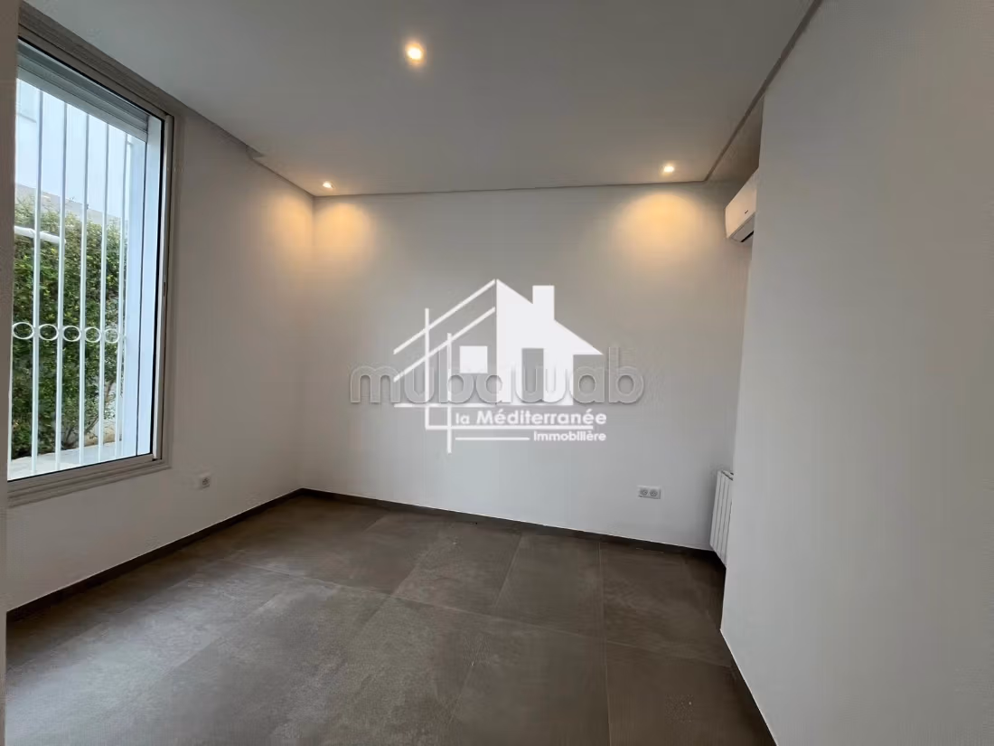 A louer une villa s4 à gammarth