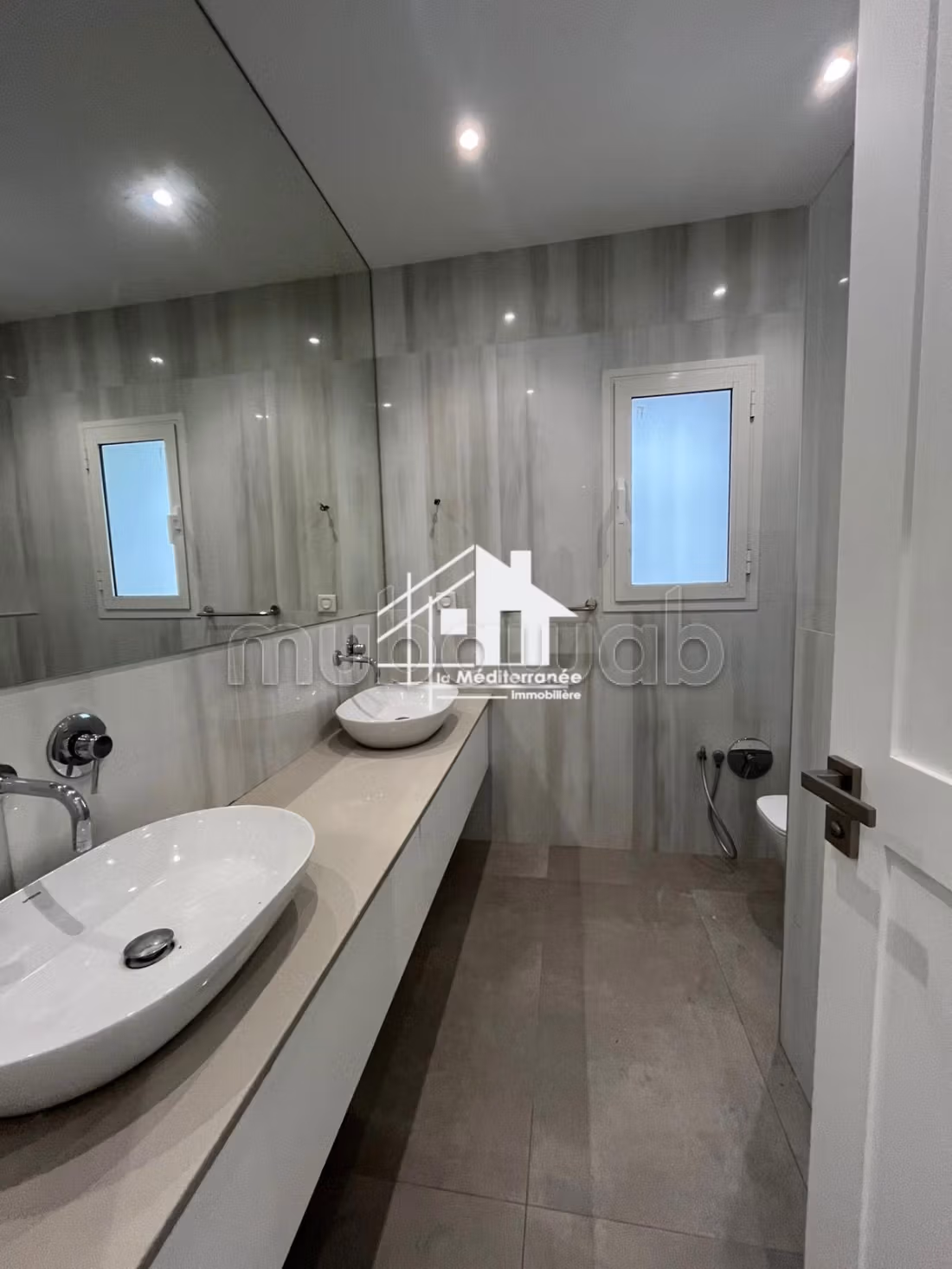 A louer une villa s4 à gammarth