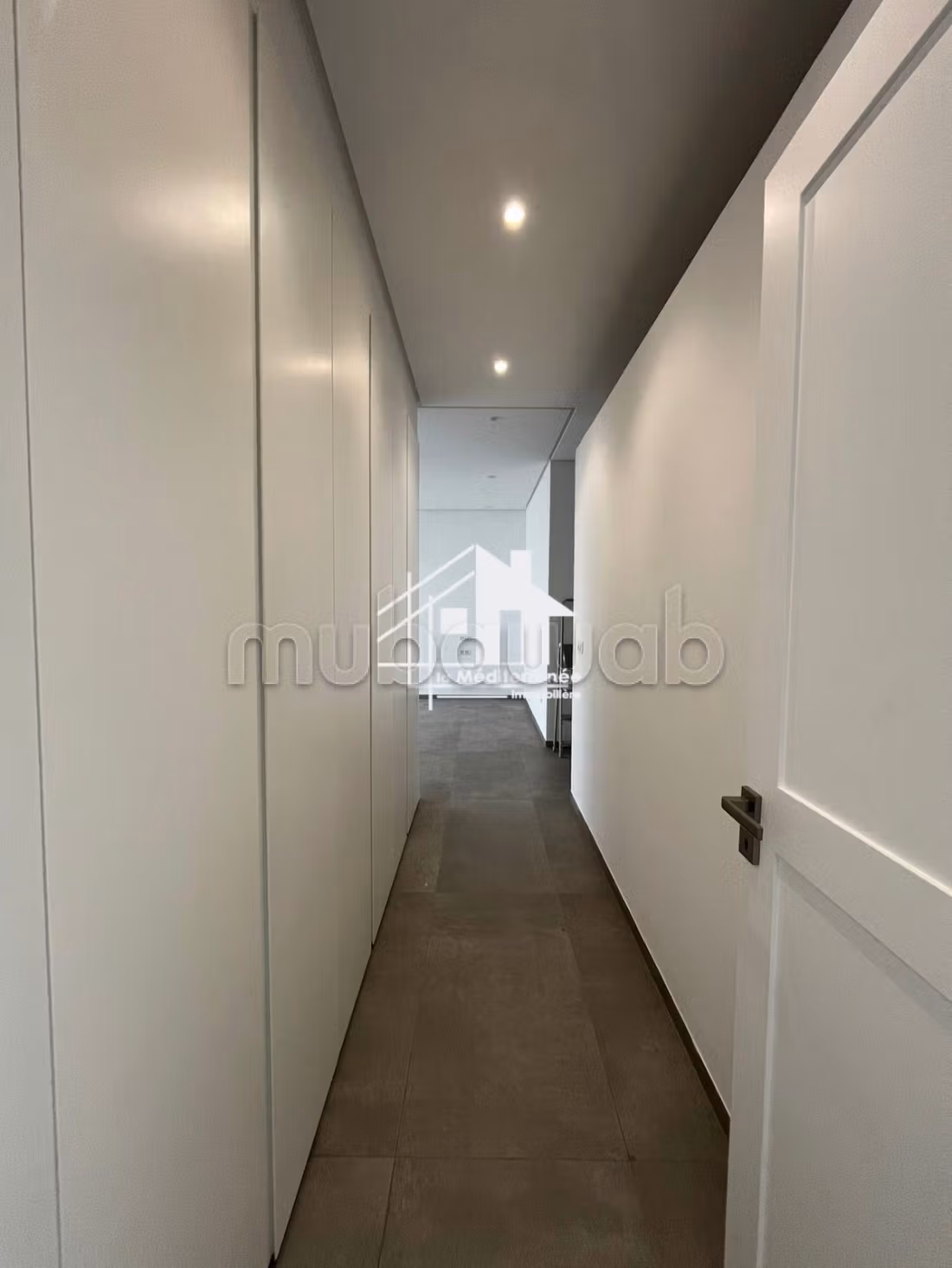 A louer une villa s4 à gammarth