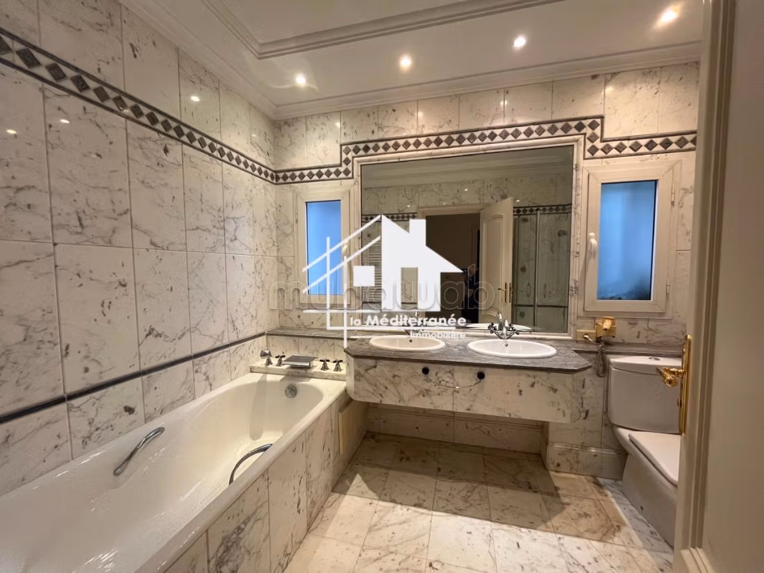 A louer une villa s6 à la Marsa cube