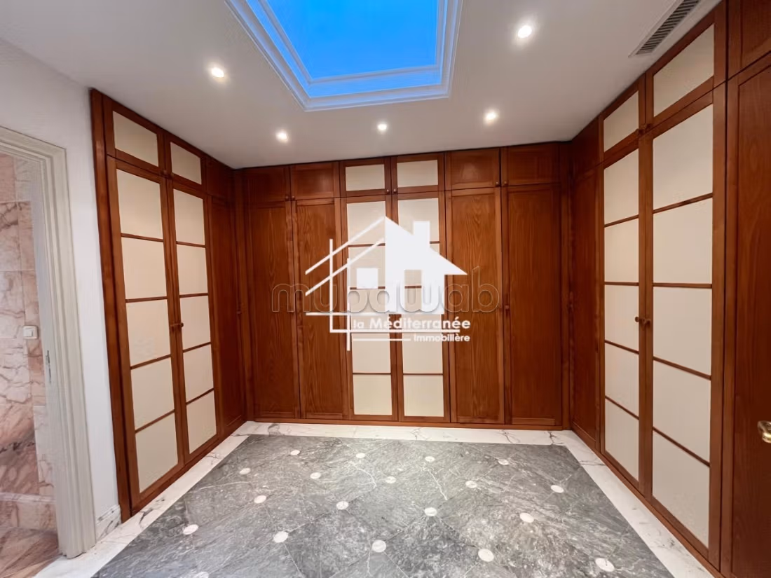 A louer une villa s6 à la Marsa cube
