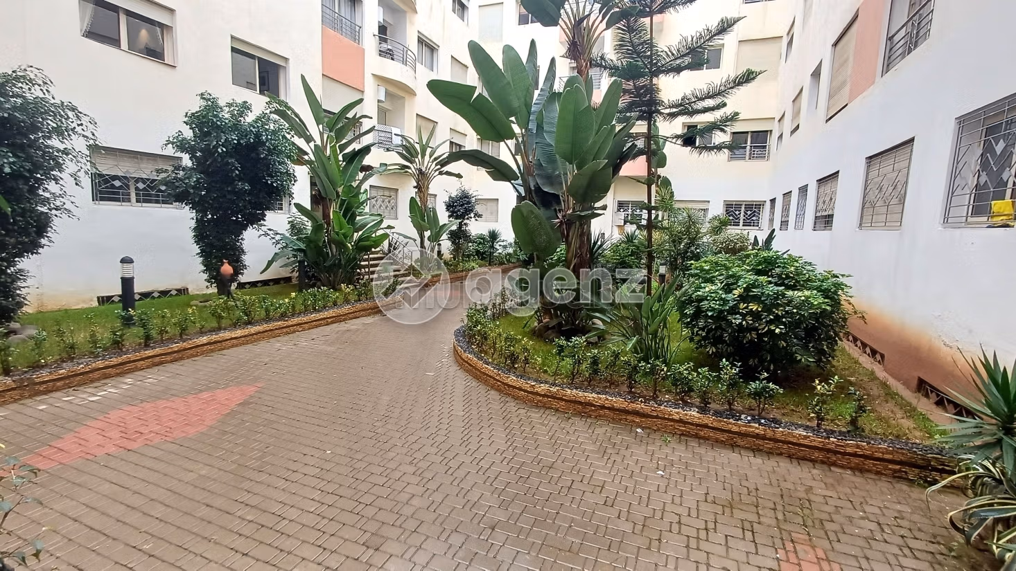 Appartement 103 m² à Bourgogne Ouest — 20