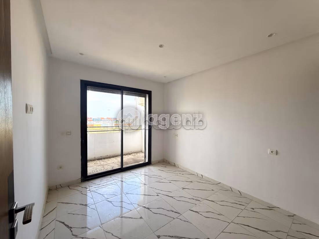 Studio à louer 48 m² Roches Noires Casablanca — 2