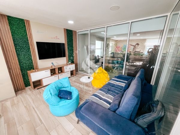 IN VENDITA – Ufficio di alto livello a Lac 2 accanto alla Clinica La Rose