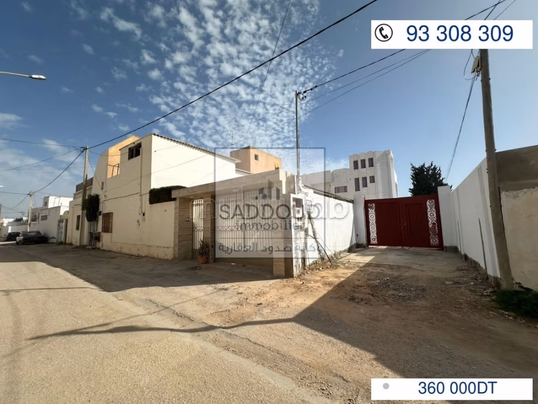 In vendita 2 case studio Strada El Ain km 4