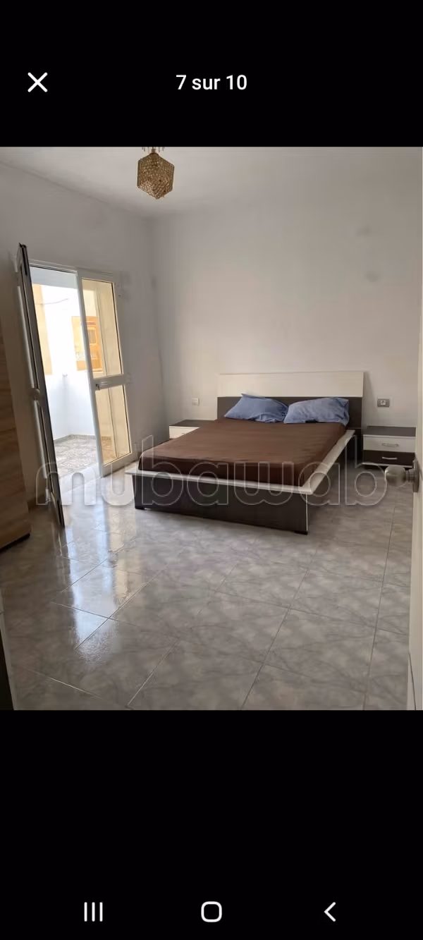 Location d'un appartement à Skanes. Superficie 75 m². Télévision