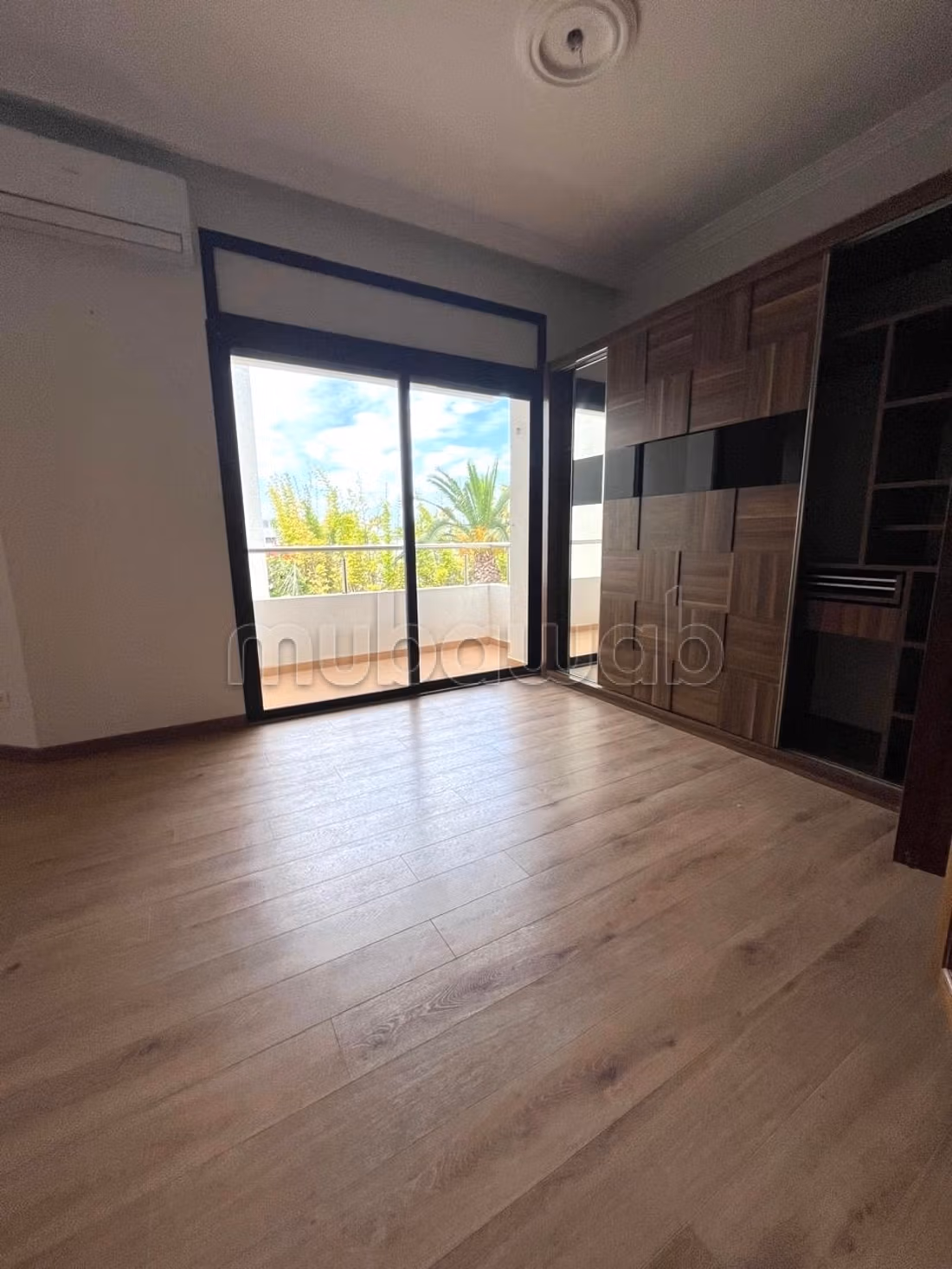Appartamento vuoto Aindiab