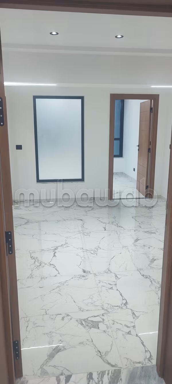 Ufficio o cabina vicino all'ospedale Farhat Hached