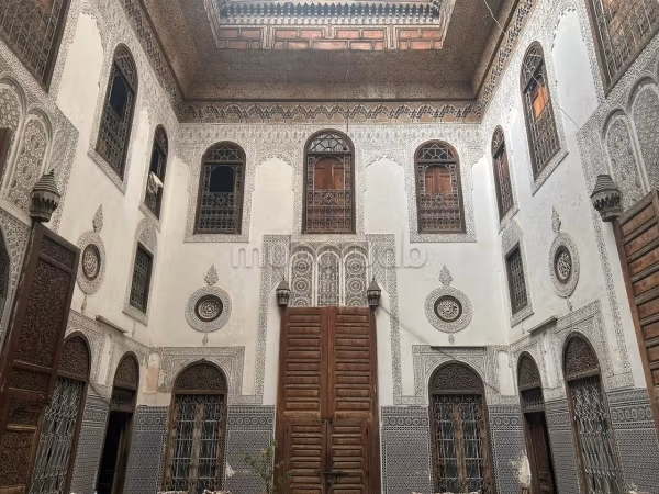 Vendita di riad a Talaa. 4 locali spaziosi. Grande terrazzo