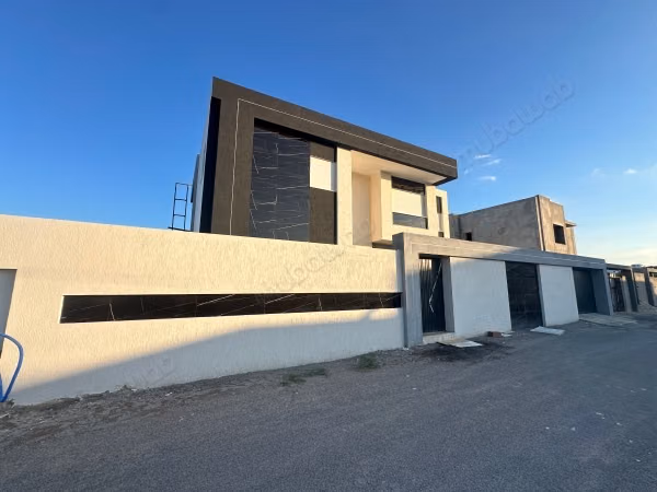 Une charmante villa de style Moderne