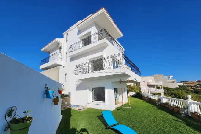 Casa di lusso in vendita a Malabata. 6 camere. Arredato