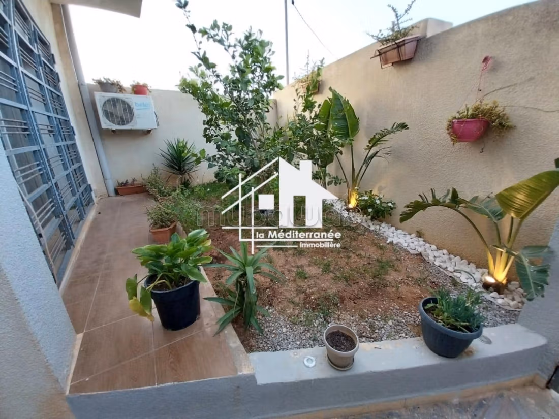 A vendre villa R1 a jardin d'el menzah 2
