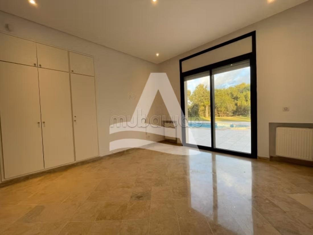 Affittare una villa vuota o semi-arredata al golf