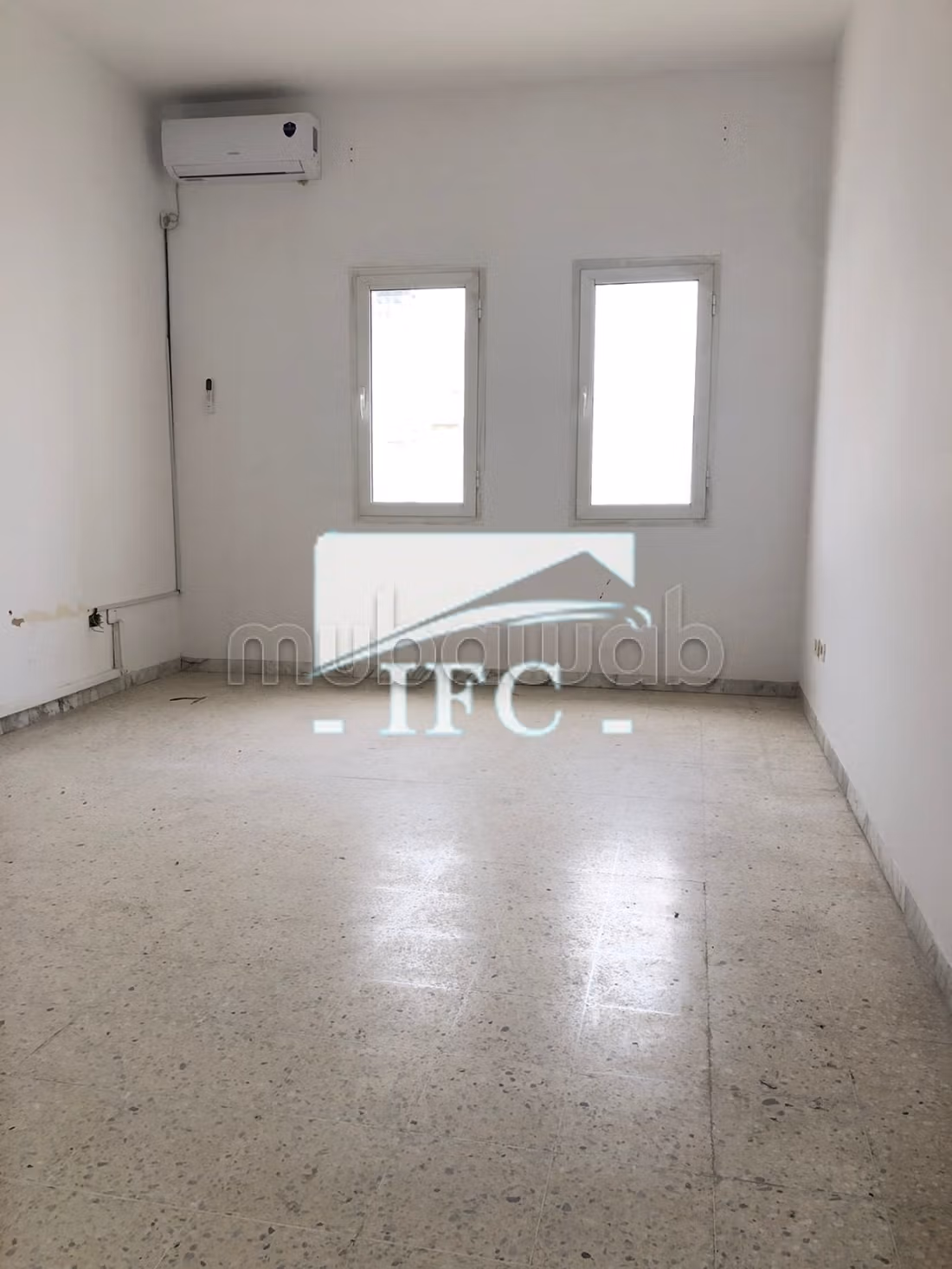Bureau en 4 espaces 114m² charguia 1 IFCC150