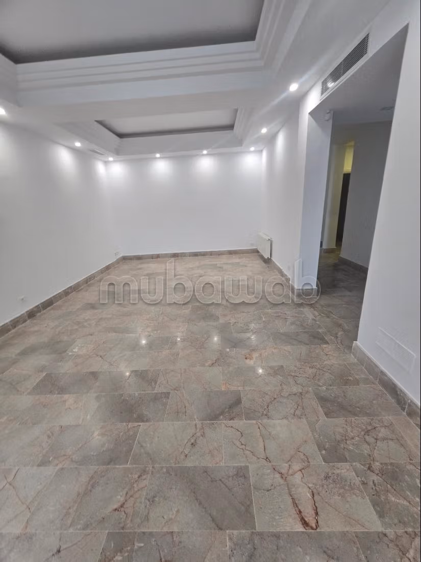 Triplex con vista mare in affitto a Marsa