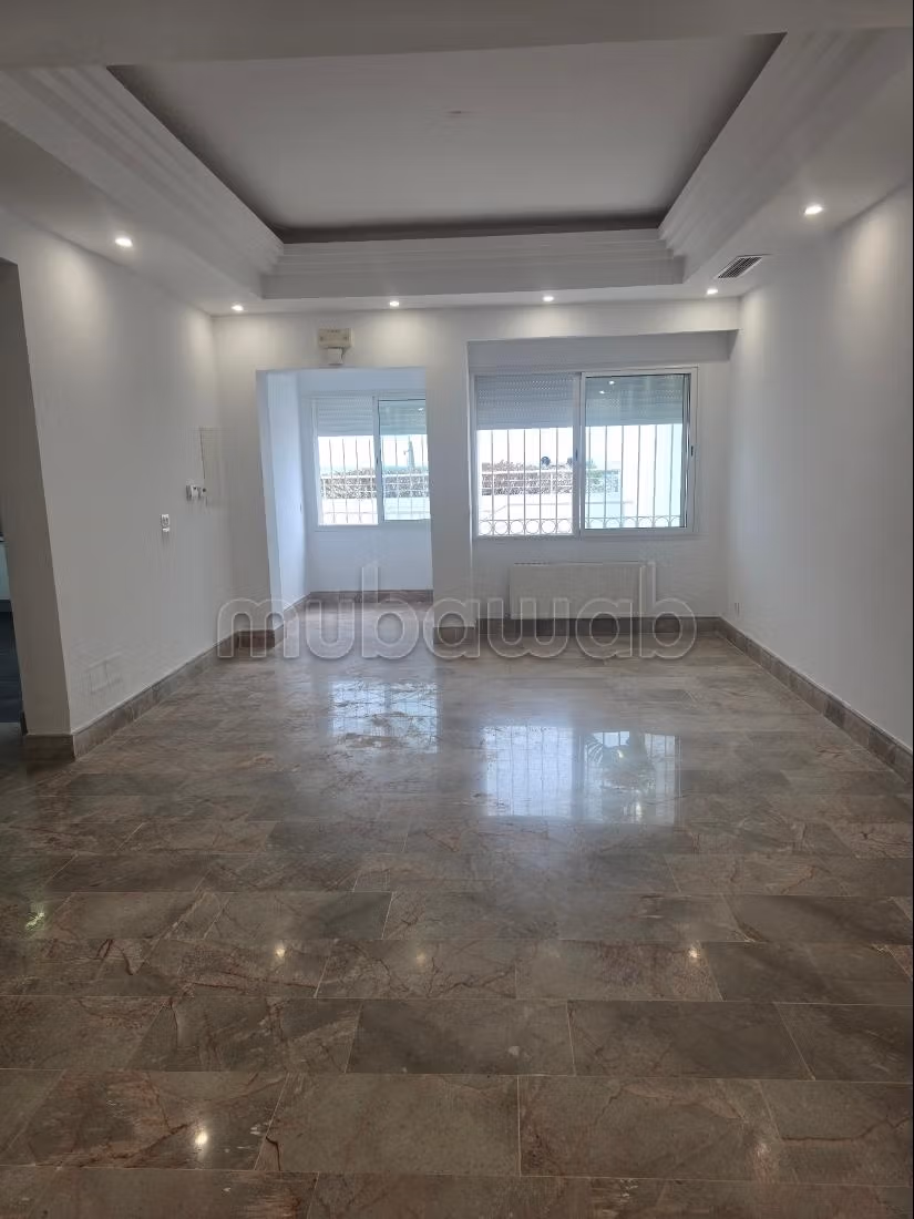 Triplex con vista mare in affitto a Marsa
