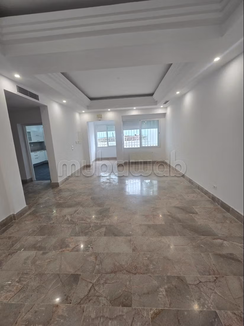 Triplex con vista mare in affitto a Marsa