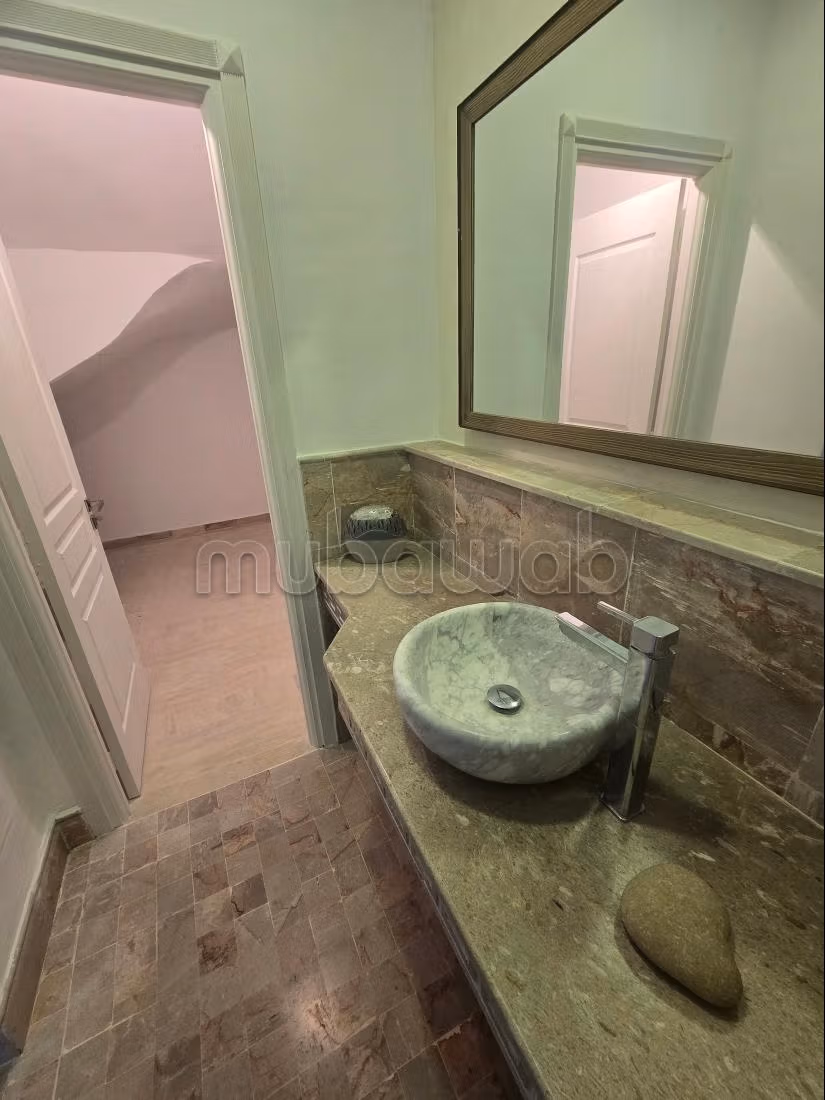 Triplex con vista mare in affitto a Marsa