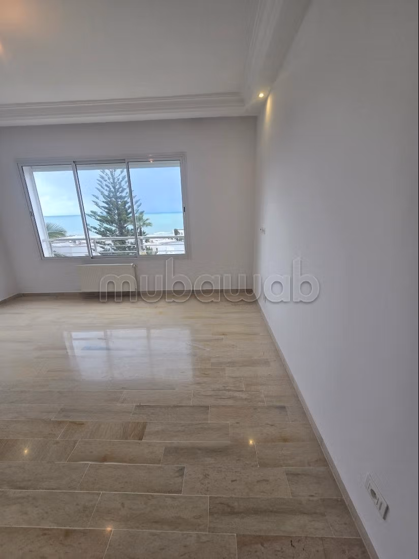 Triplex con vista mare in affitto a Marsa