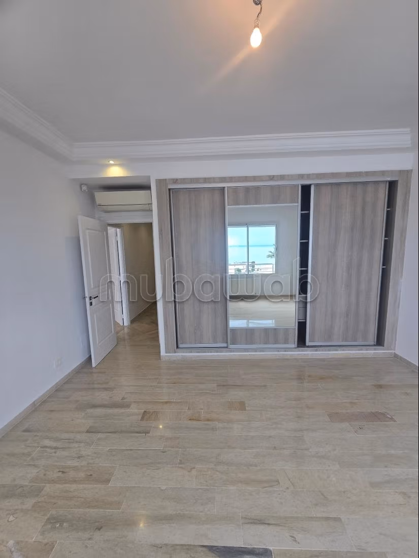 Triplex con vista mare in affitto a Marsa