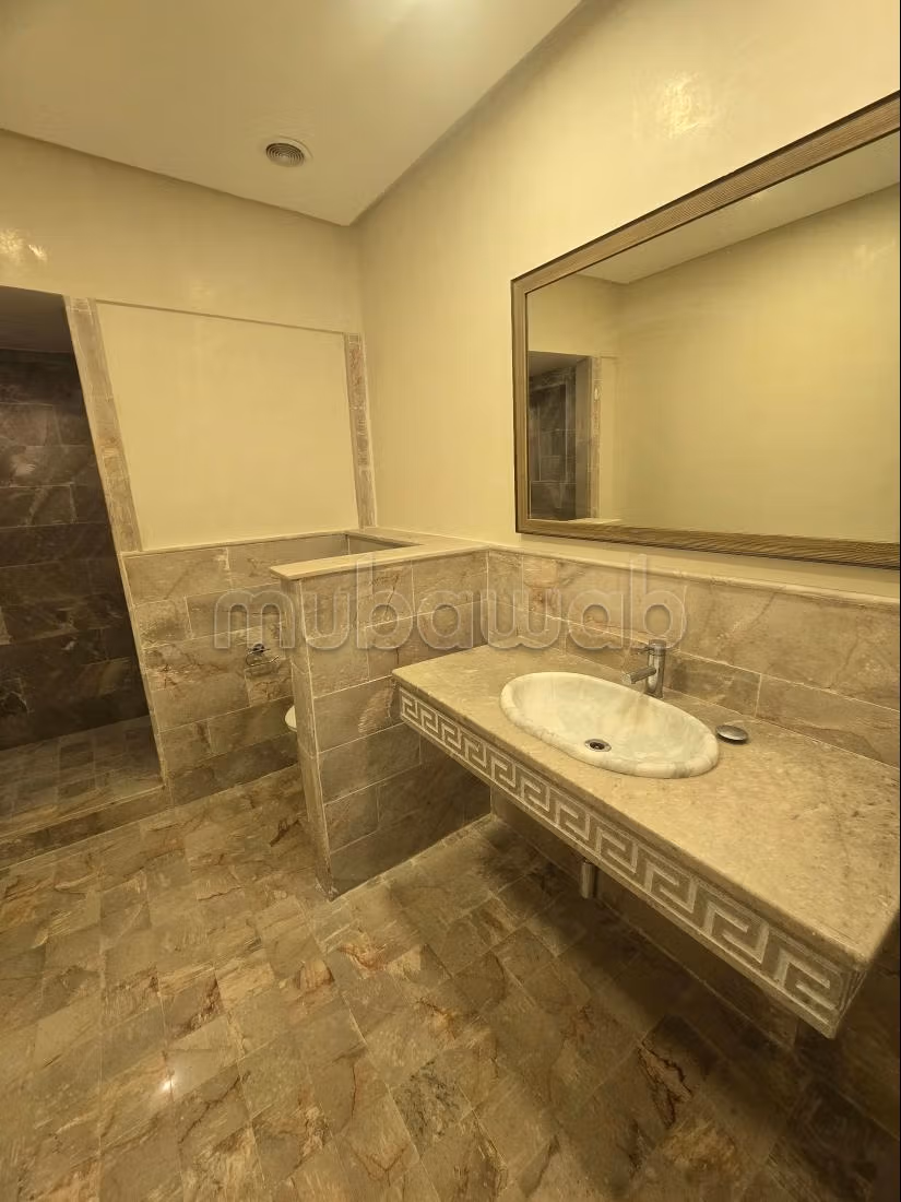 Triplex con vista mare in affitto a Marsa