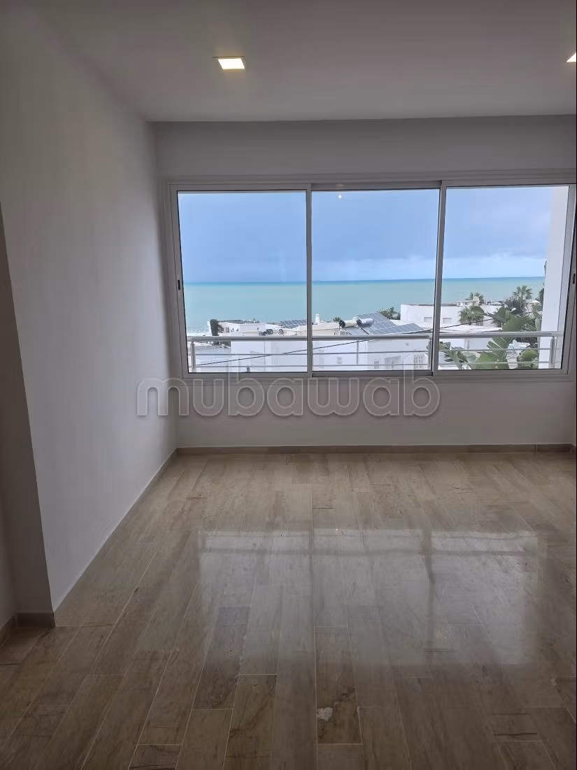 Triplex con vista mare in affitto a Marsa