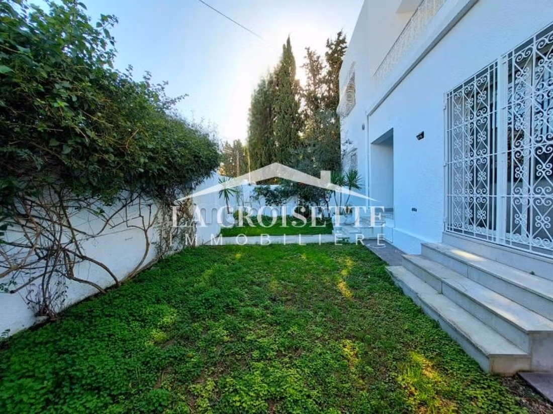 Rez de chaussée de villa s3 avec jardin à La Marsa