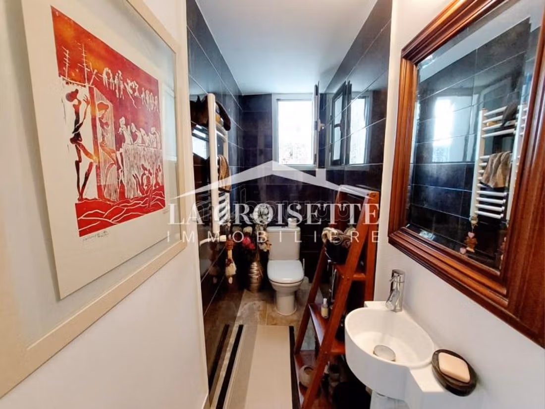 Rez de chaussée de villa s3 avec jardin à La Marsa