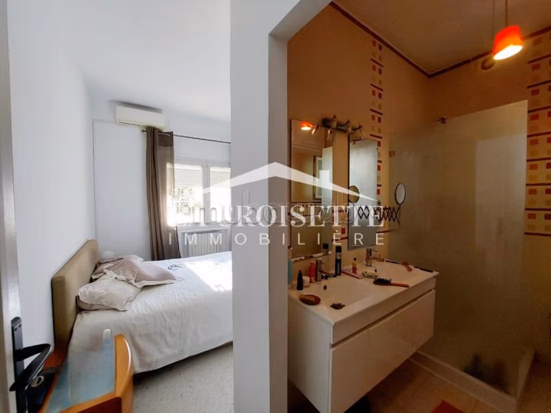 Rez de chaussée de villa s3 avec jardin à La Marsa