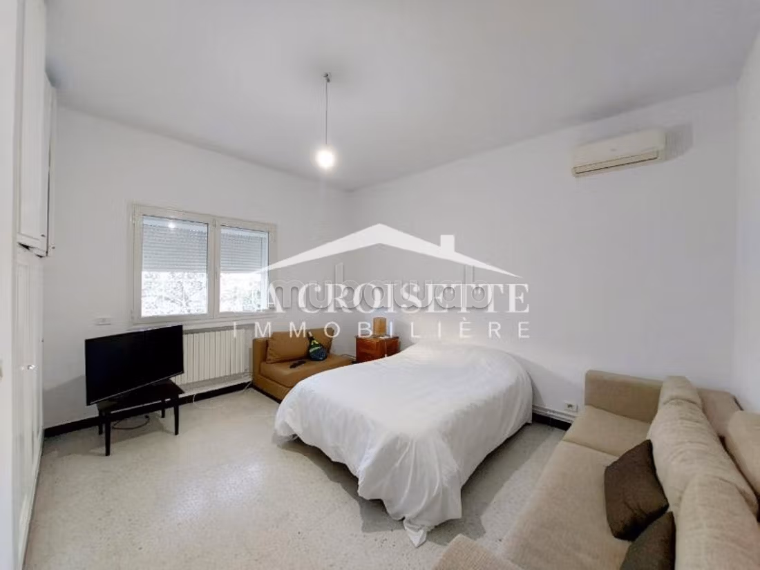 Rez de chaussée de villa s3 avec jardin à La Marsa