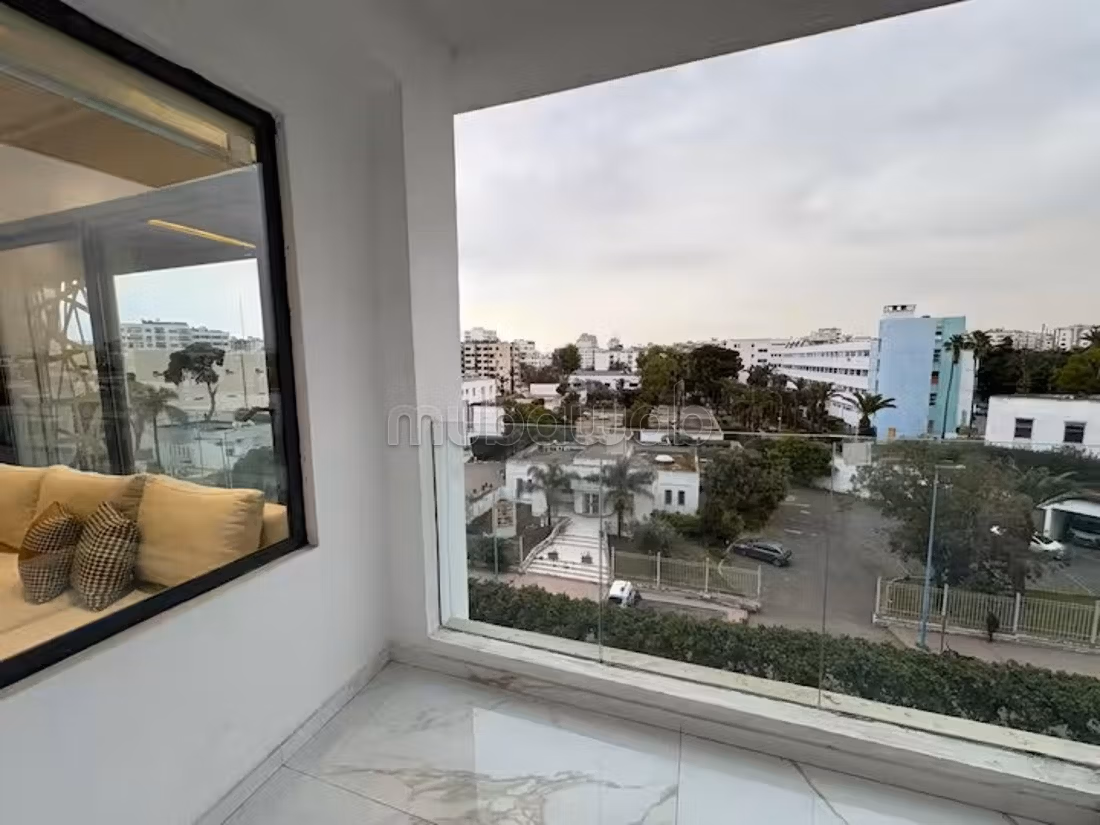 Une perle, À Vendre appartement 2 pièces, neuf et meublé à Les Hôpitaux — 3