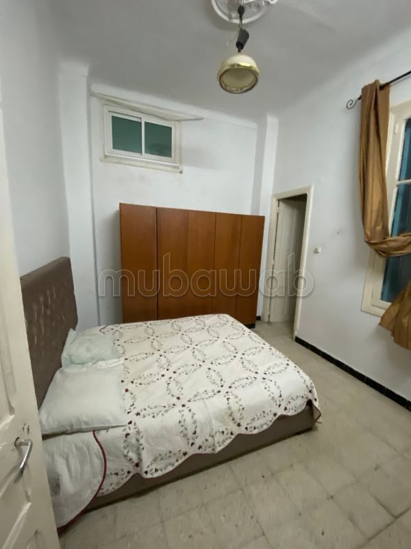 Apartment for sale in Bab Bhar. Area of 80 m². Air conditioning