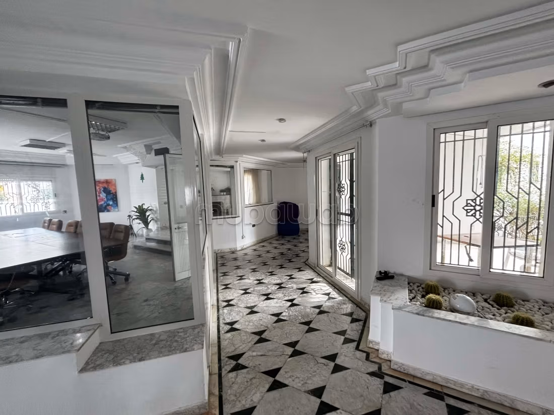 A louer Villa usage bureautique 20 Bureaux Lac 1