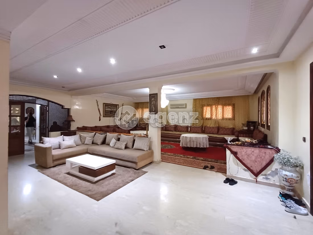 Villa à vendre 1 761 m², 9 chambres Route d'Azzemmour Dar Bouazza