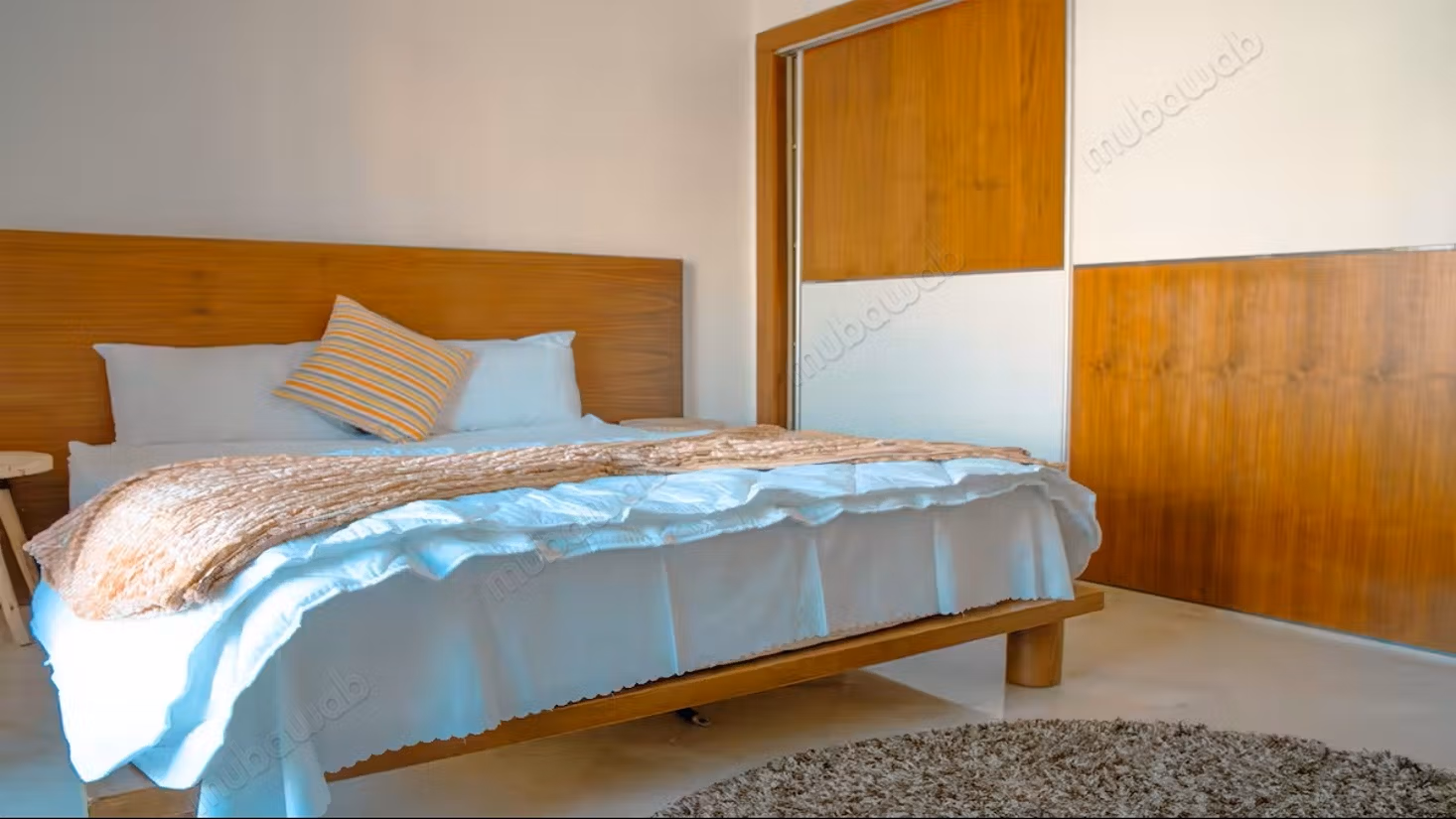 Grande studio con terrazza in affitto