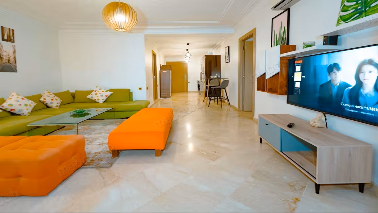 Grande studio con terrazza in affitto