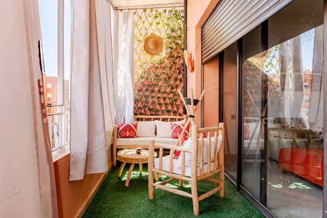 Large studio with terrace for rent