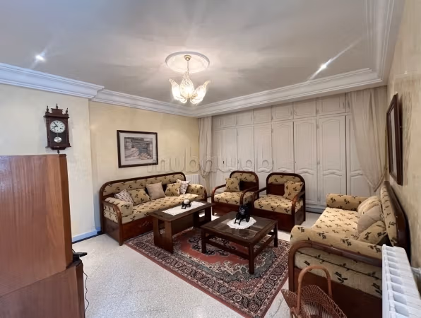 À louer à l’année un appartement S2 au rez de chaussée