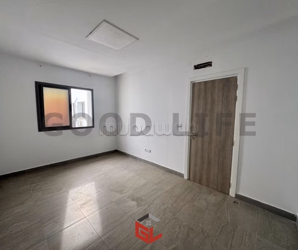 A Louer Bureau En H5 à La Soukra