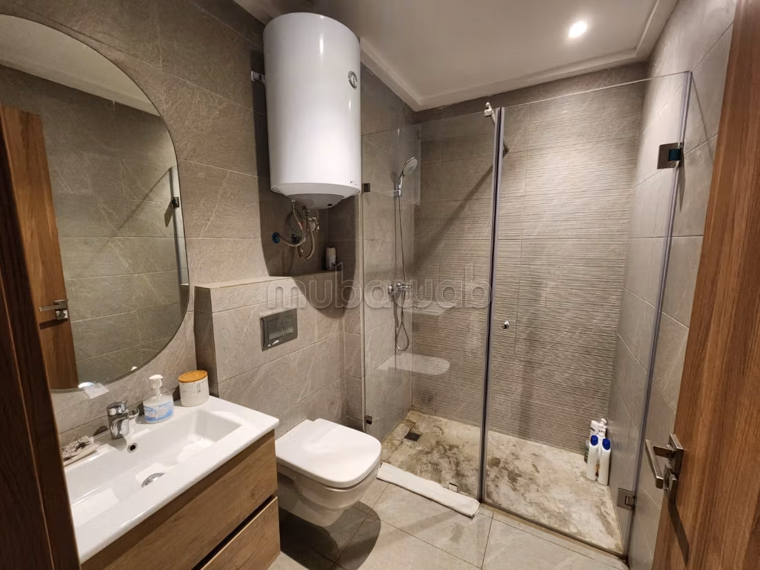 Superbe appartement à louer/ meublé à Belvédère. Superficie 50 m². Terrasse et ascenseur — 3