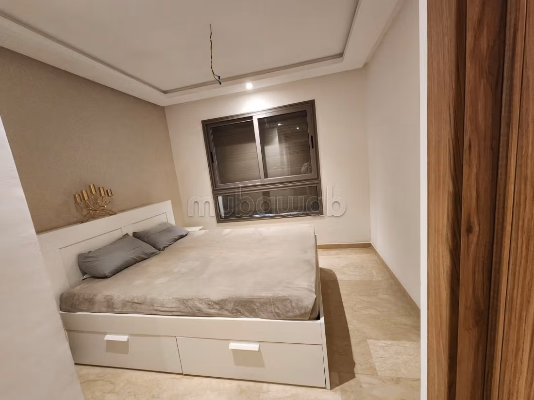Superbe appartement à louer/ meublé à Belvédère. Superficie 50 m². Terrasse et ascenseur — 6