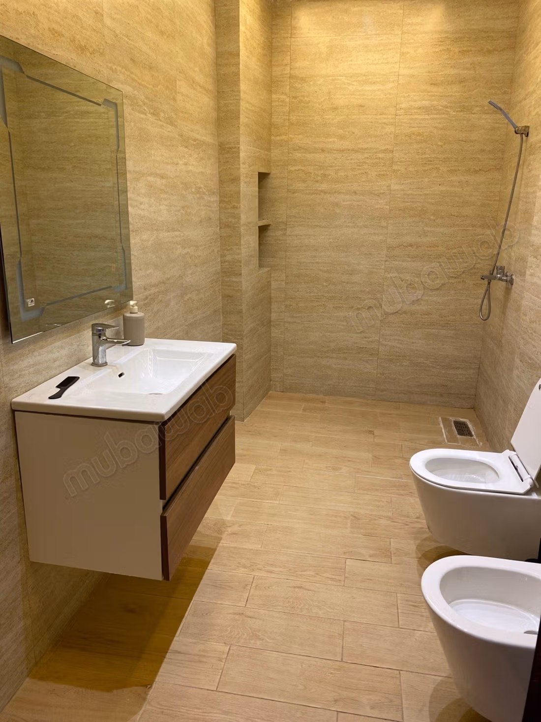 Location villa de haut standing à Route Nationale Assilah.
Superficie 150 m².
Meublé