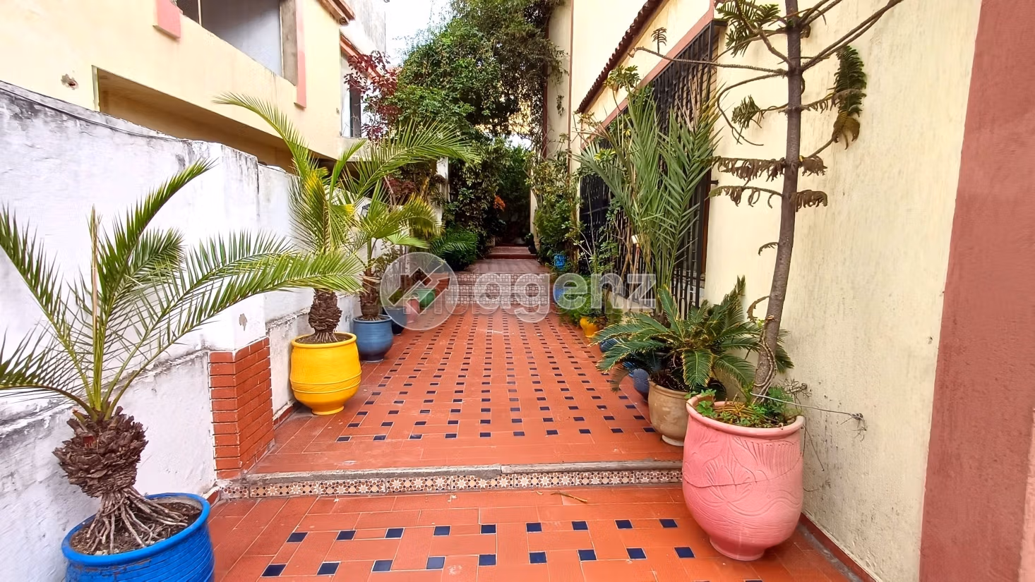 Villa à vendre 689 m², 10 chambres Al Mandar Al Jamil Tanger