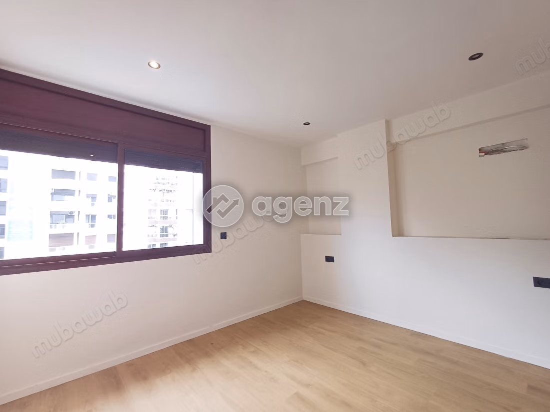 Appartement à vendre 199 m², 3 chambres Racine Casablanca