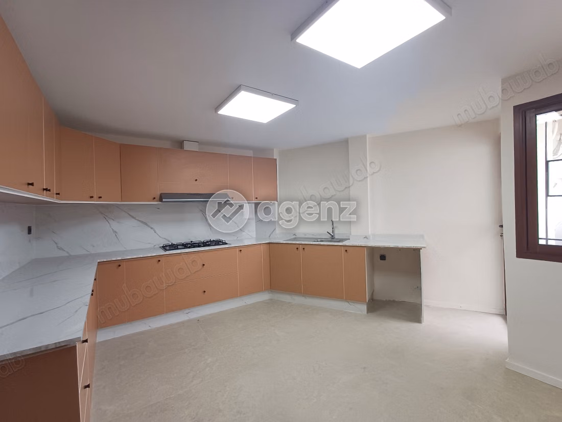 Appartement à vendre 199 m², 3 chambres Racine Casablanca