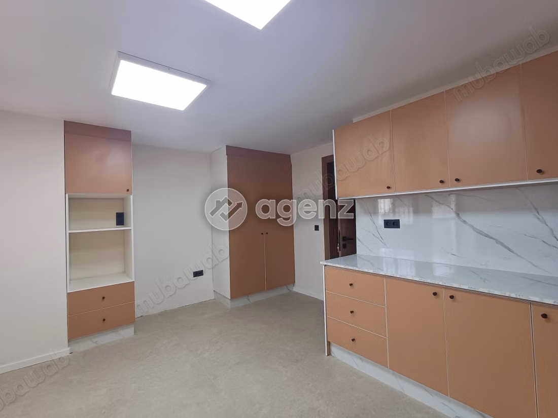 Appartement à vendre 199 m², 3 chambres Racine Casablanca