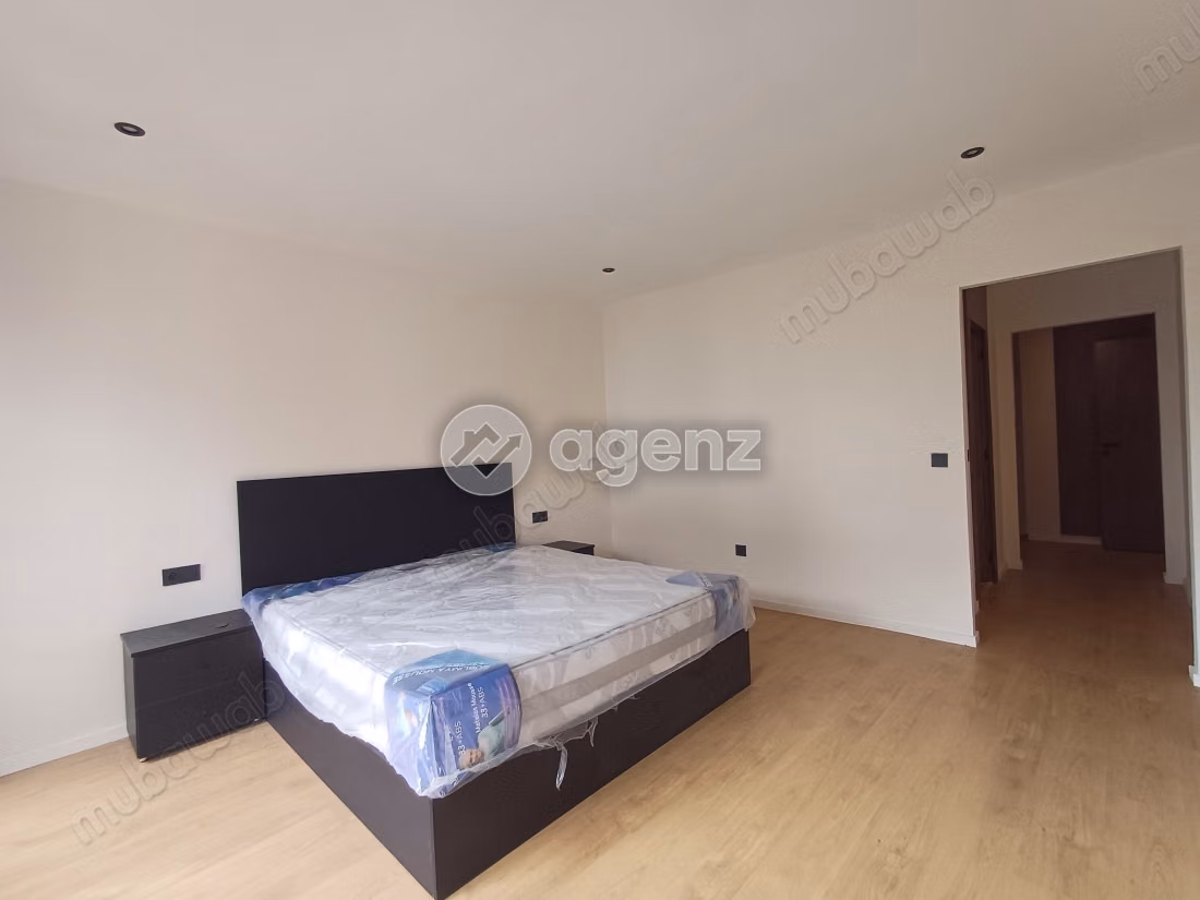 Appartement à vendre 199 m², 3 chambres Racine Casablanca
