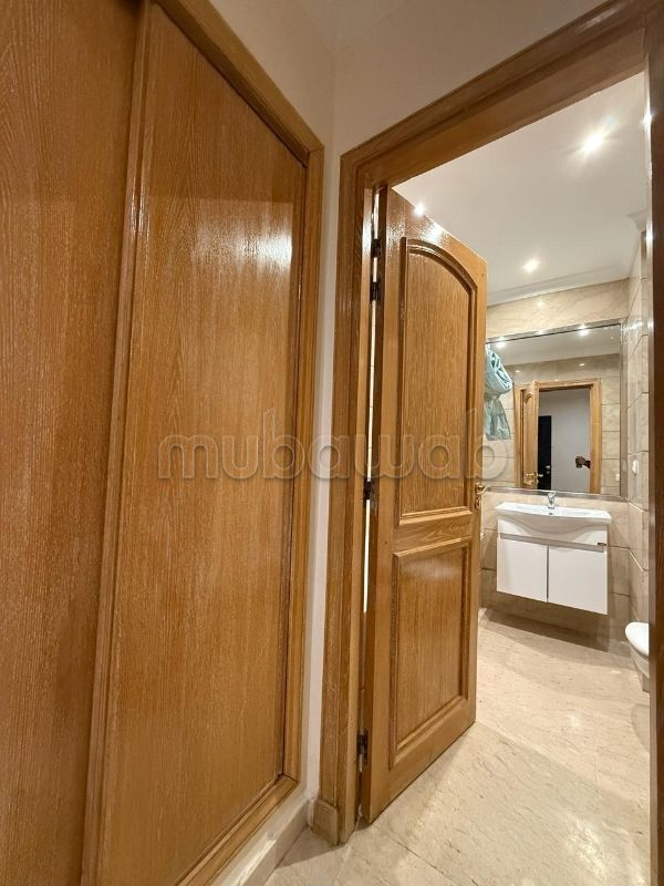 شقة رائعة فارغة للإيجار في ماريف نورماندي راسين