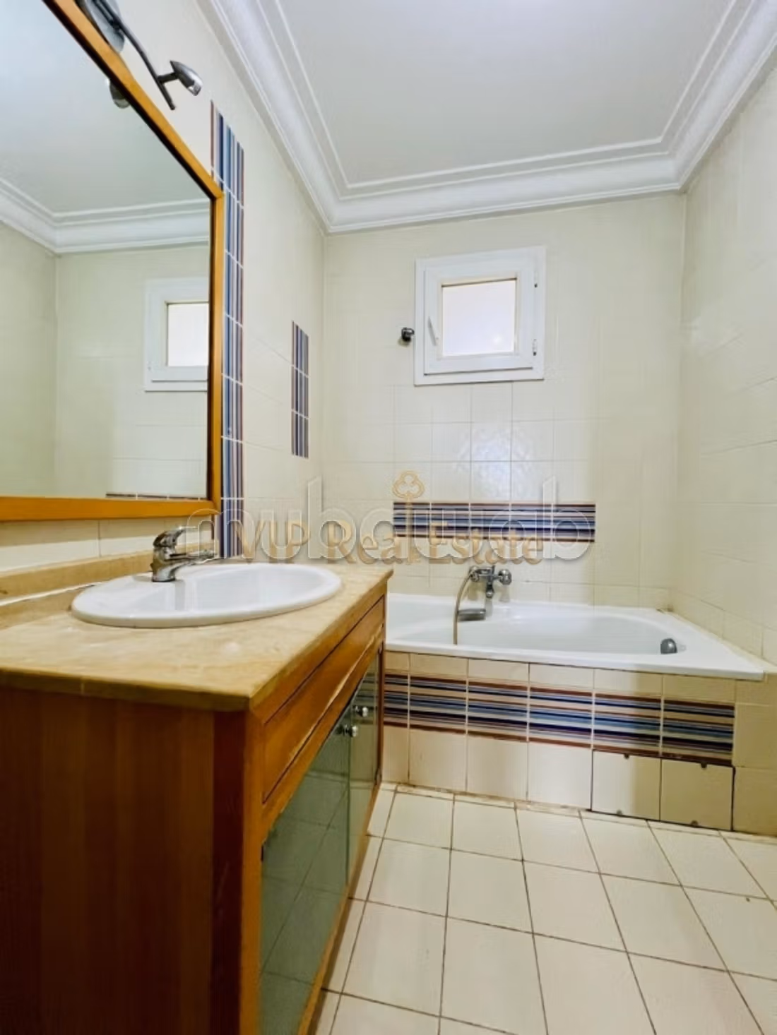 A Vendre un Appartement s3 El Aouina